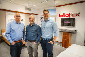 Lattoflex Beratertage im April 2022 mit (von links) Sven Bodensiek (Lattoflex) Theodor Stahl (Geschäftsführer Johann Emmerich) und Dominik Stahl 